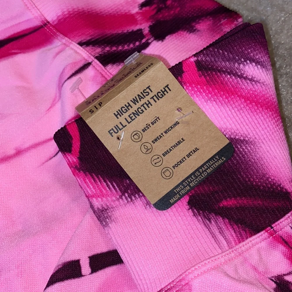 🆕PINK Victoria’s Secret Pink Spiral Tie Dye Set, M, S